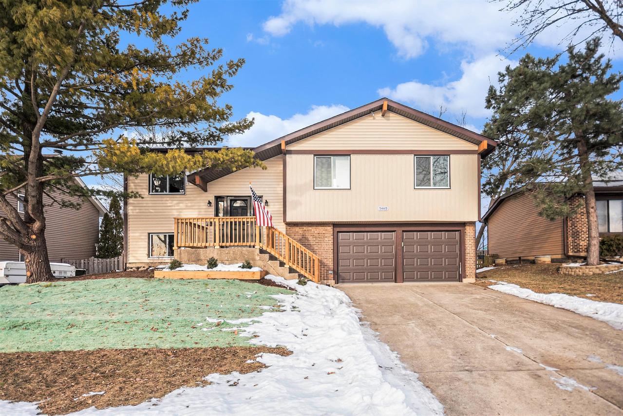 5449 Arlington Dr., Hanover Park, IL 60133