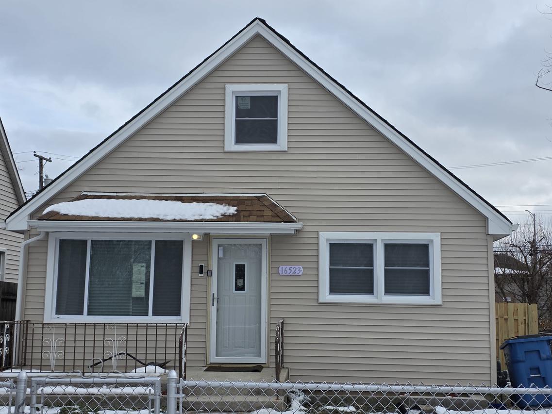 16523 Green St., Harvey, IL 60426