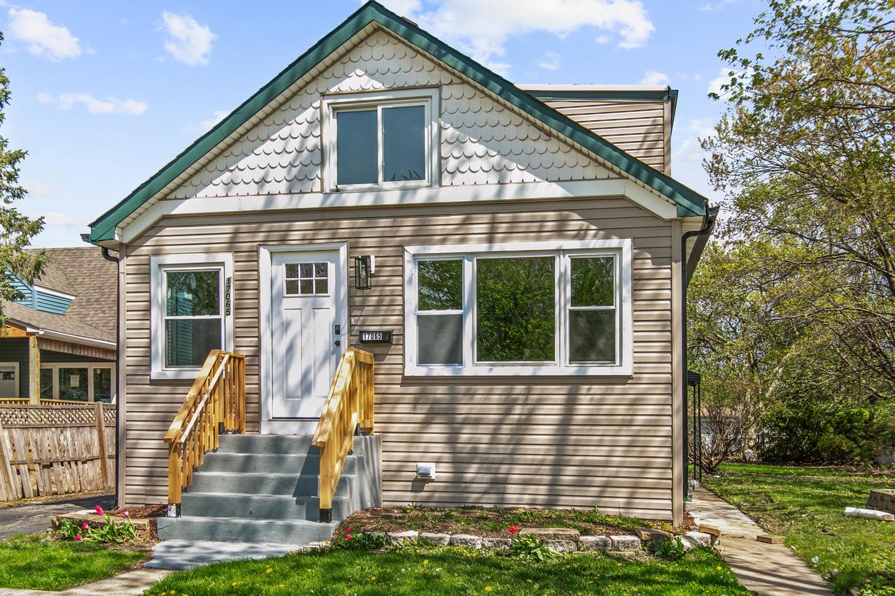 17065 Crane Ave., Hazel Crest, IL 60429