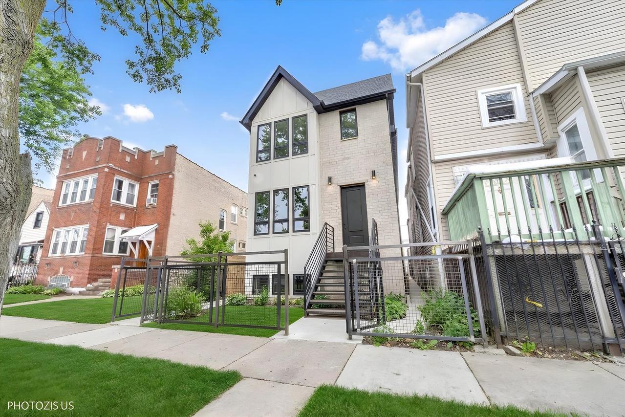 4420 W Montana St., Chicago, IL 60639