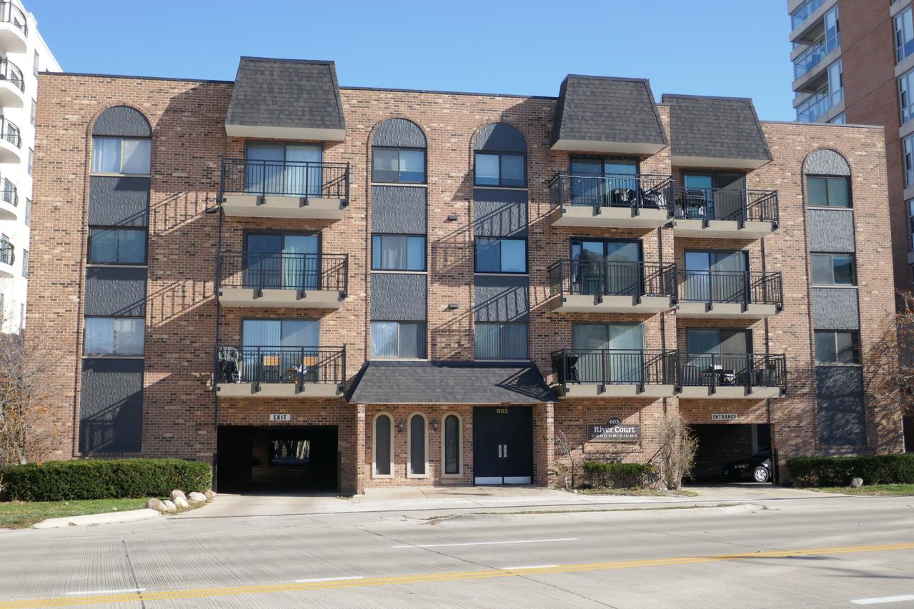 603 S River Rd. #2M, Des Plaines, IL 60016