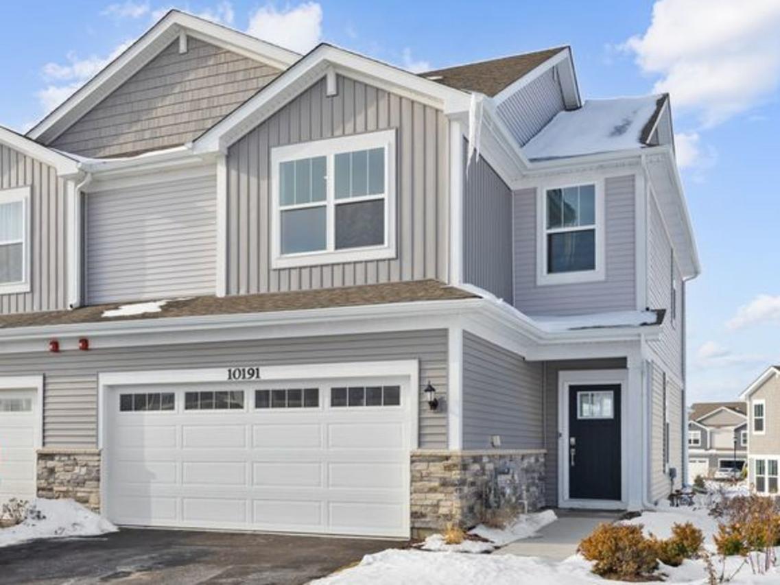 10191 Mcmahon Way, Huntley, IL 60142