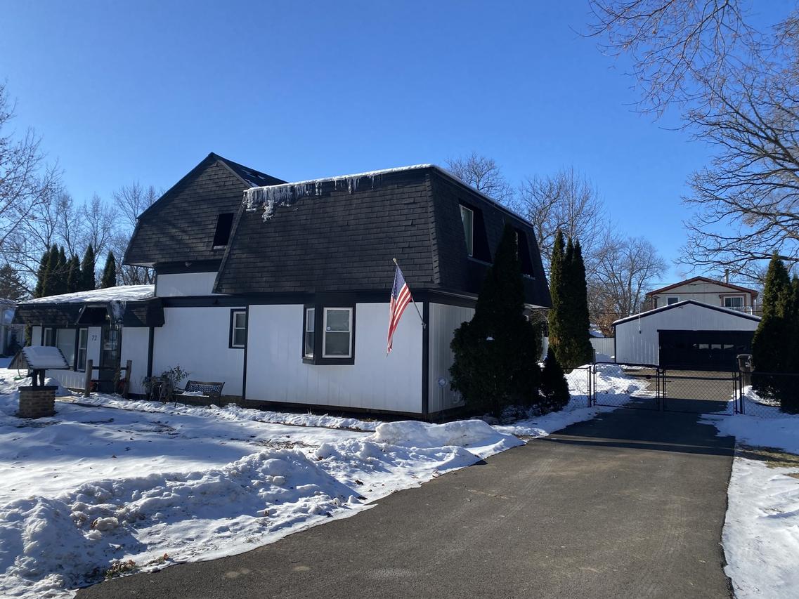 72 Clover Dr., Crystal Lake, IL 60014