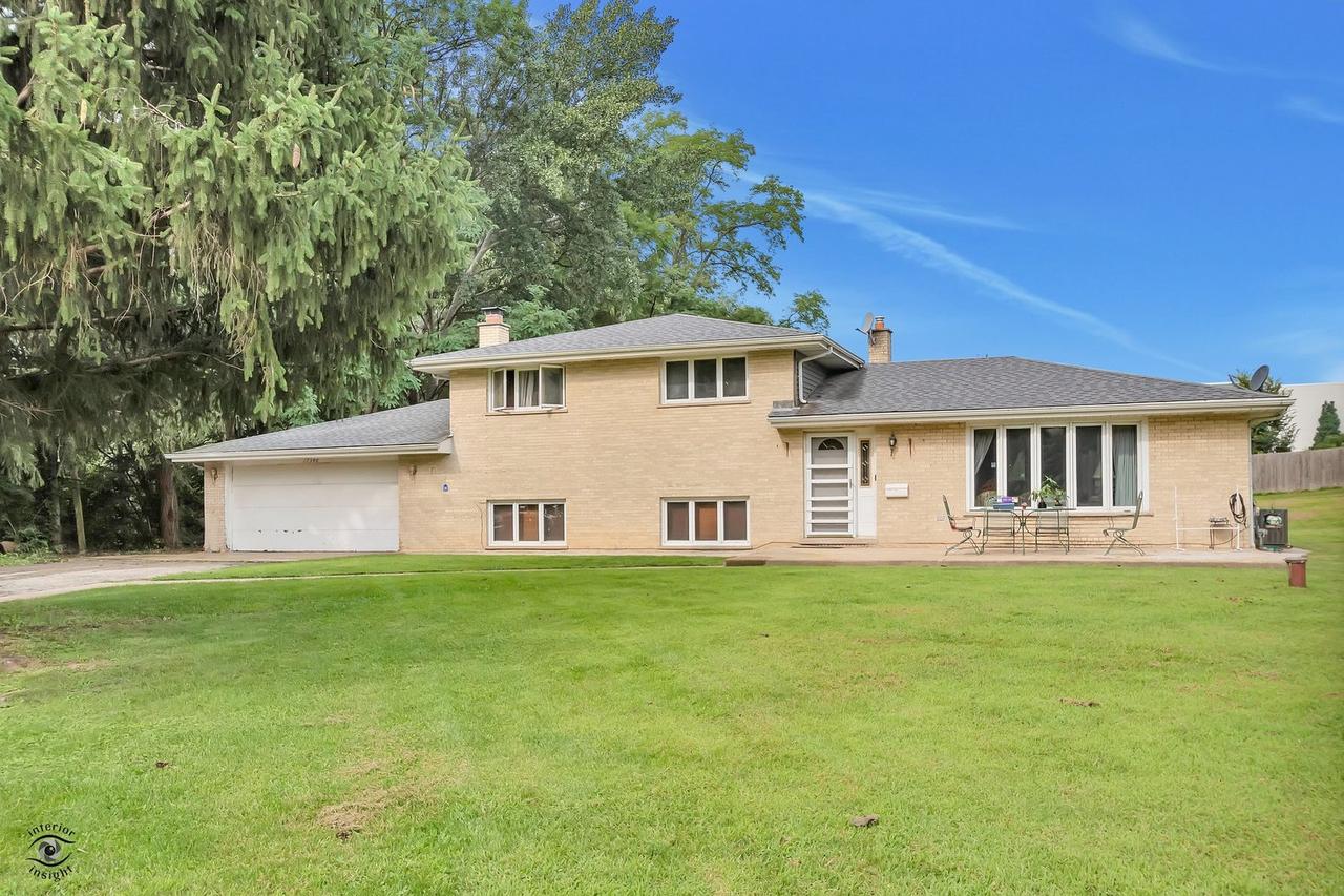 17348 Bluff Rd., Lemont, IL 60439