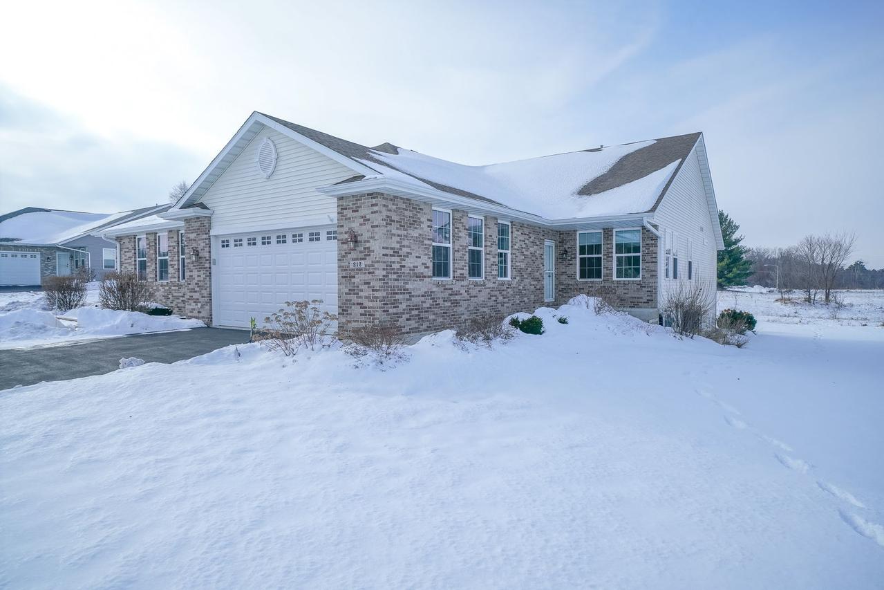 212 Martin Ave., Oregon, IL 61061