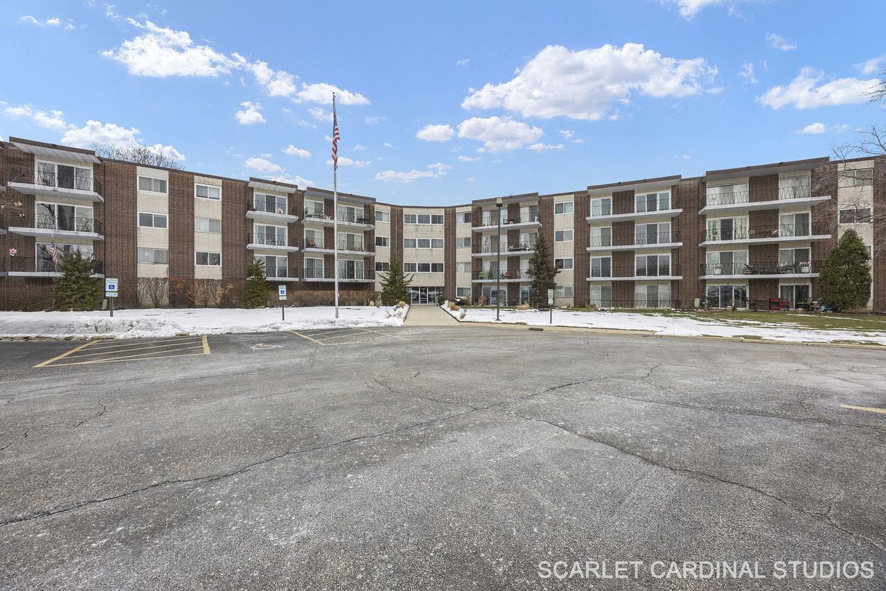 5540 Walnut Ave. #7B, Downers Grove, IL 60515