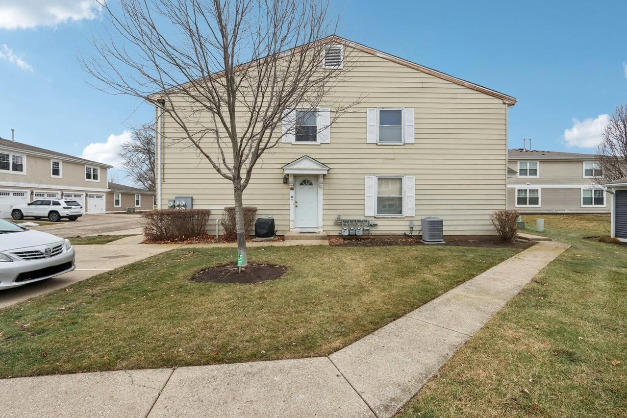 408 Farmingdale Cir., Vernon Hills, IL 60061