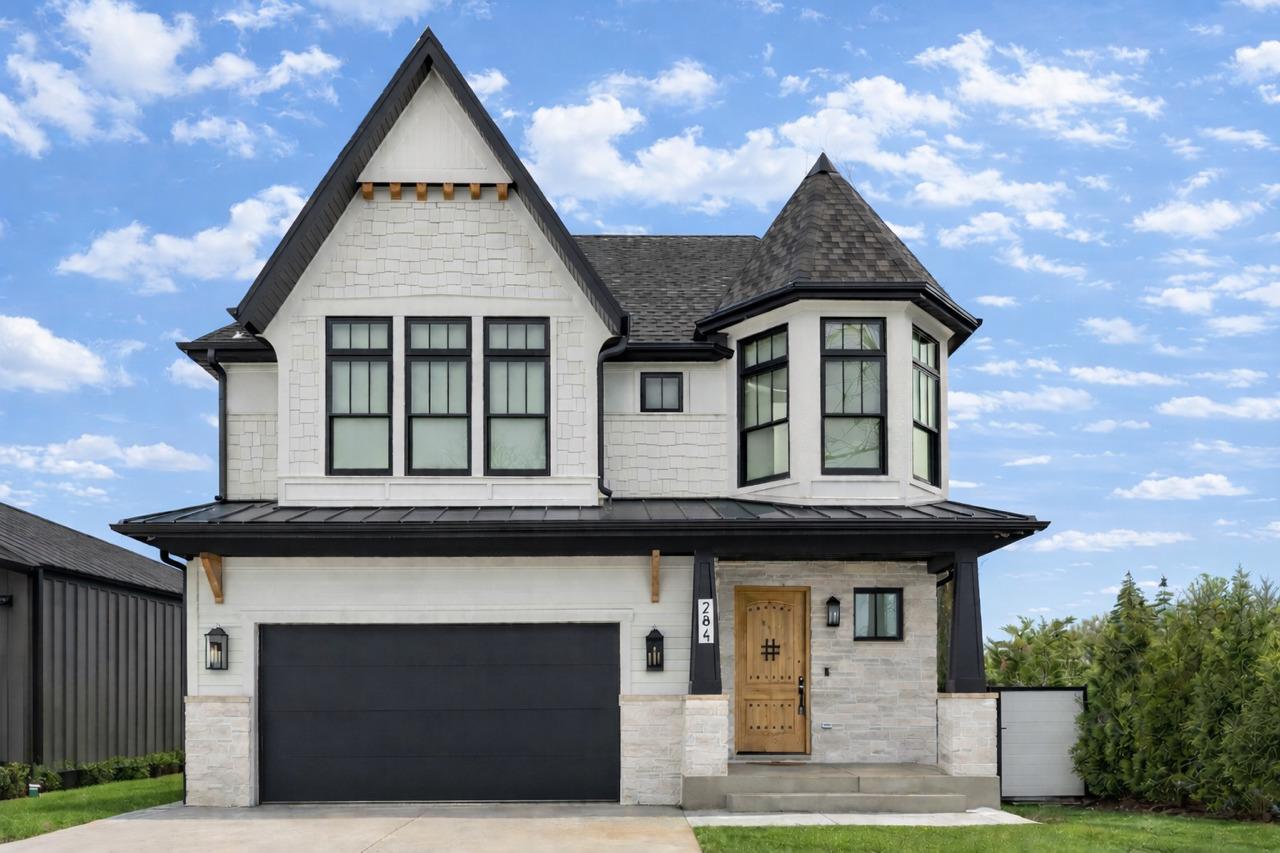 284 N Highland Ave., Elmhurst, IL 60126