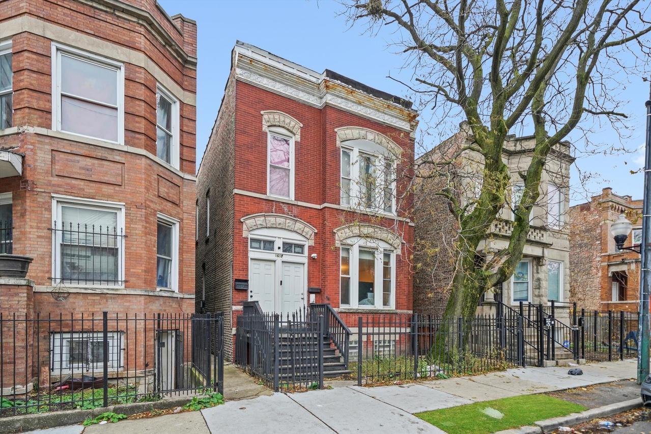 1617 S Central Park Ave., Chicago, IL 60623