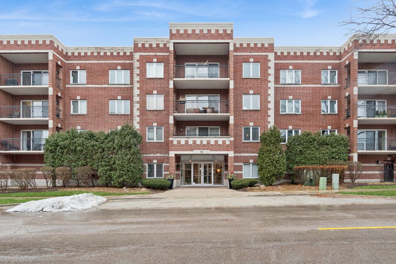 100 N Gary Ave. #408, Wheaton, IL 60187