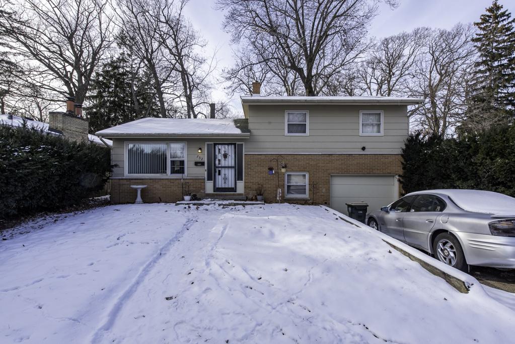 732 Whitney Ave., Winthrop Harbor, IL 60096