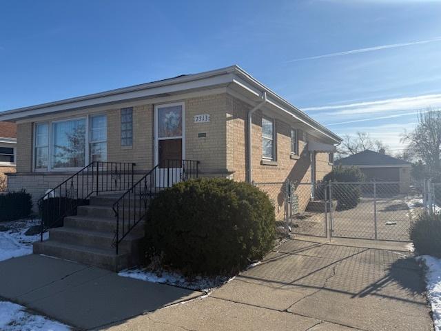 7313 W Lee St., Niles, IL 60714