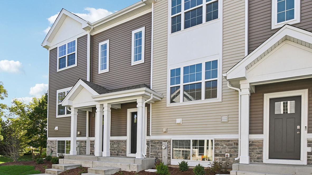 921 Briar Glen Ct., Hampshire, IL 60140