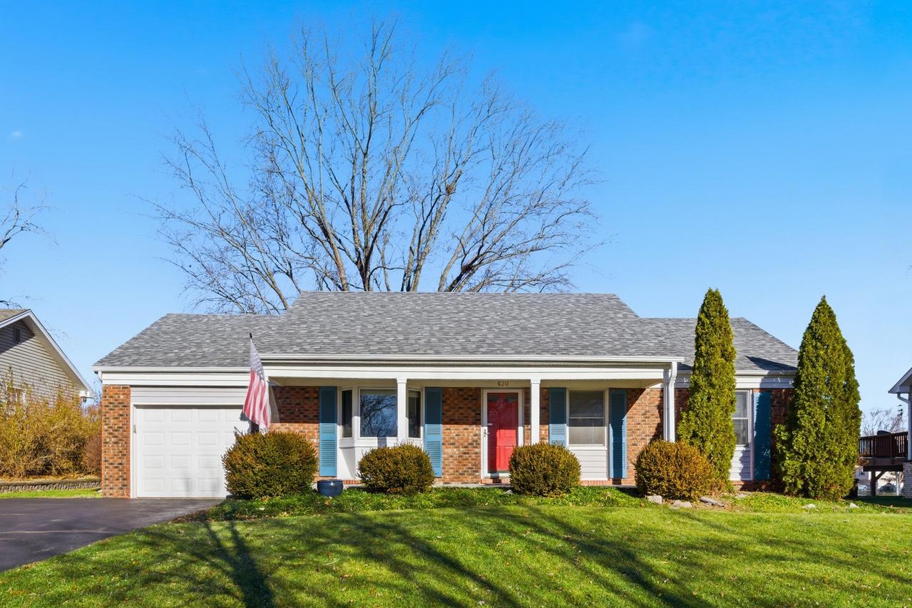 620 Twisted Oak Ln., Buffalo Grove, IL 60089