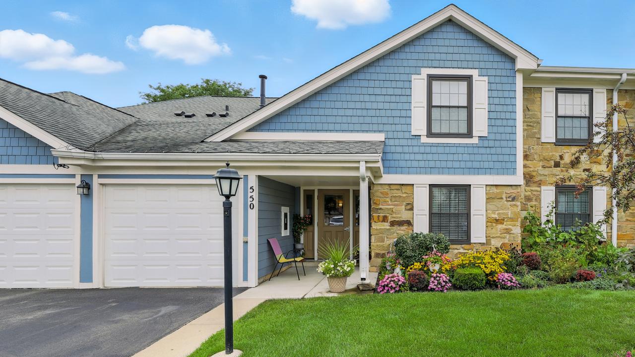 550 Greystone Ln. #A2, Wheeling, IL 60090