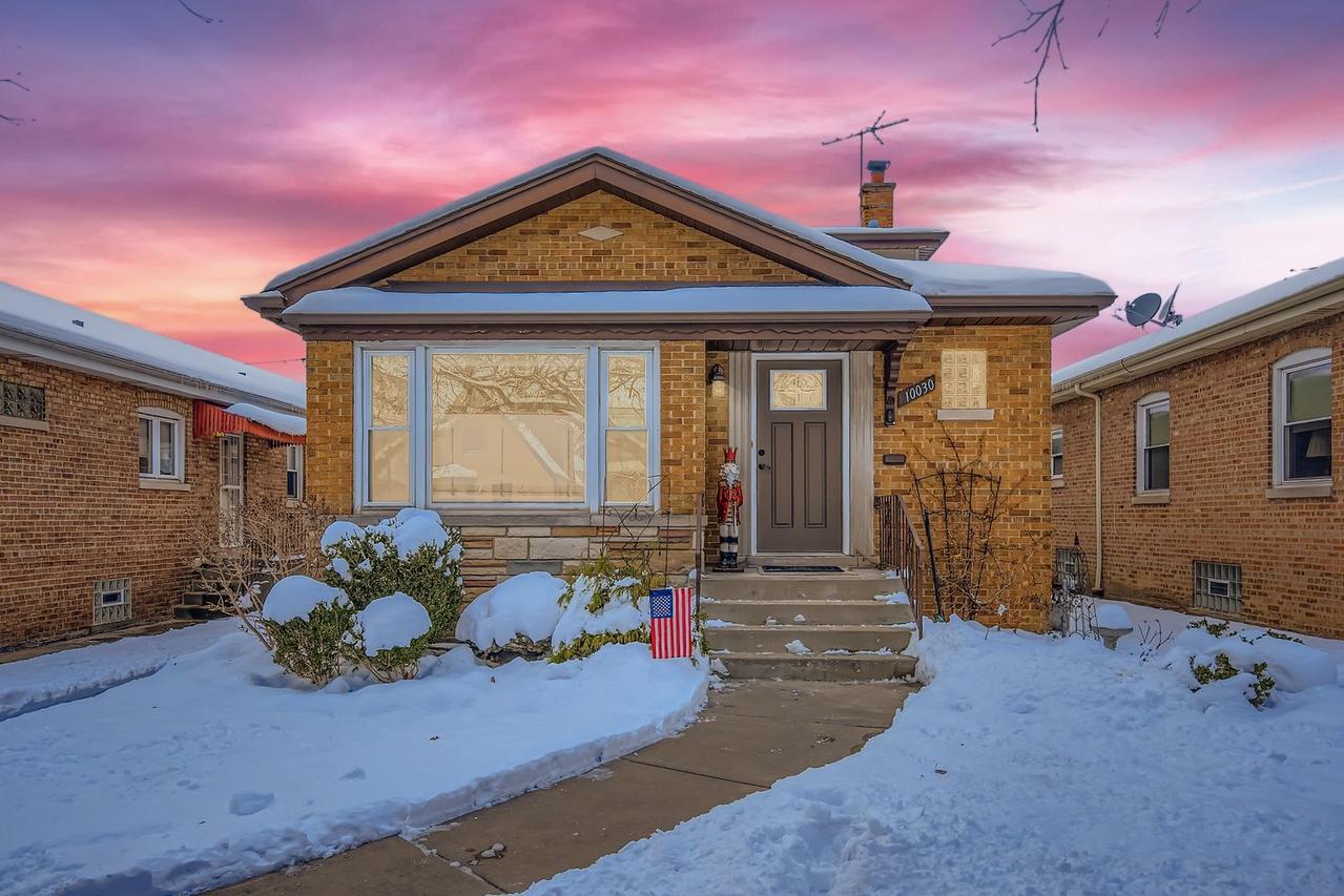 10030 S Washtenaw Ave., Chicago, IL 60655