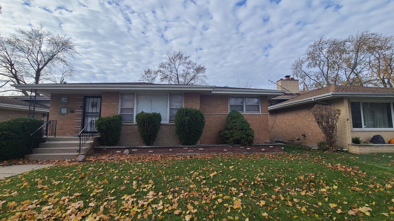 15540 Woodlawn East Ave., South Holland, IL 60473
