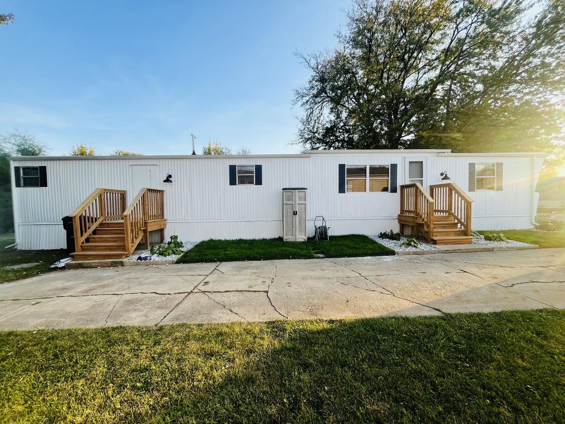 1824 Huckleberry Ln., Sycamore, IL 60178