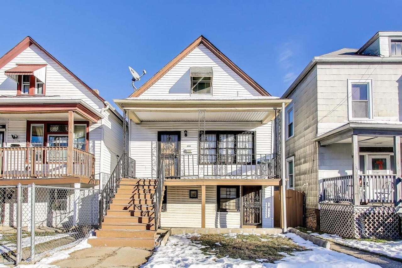 8533 S Manistee Ave., Chicago, IL 60617