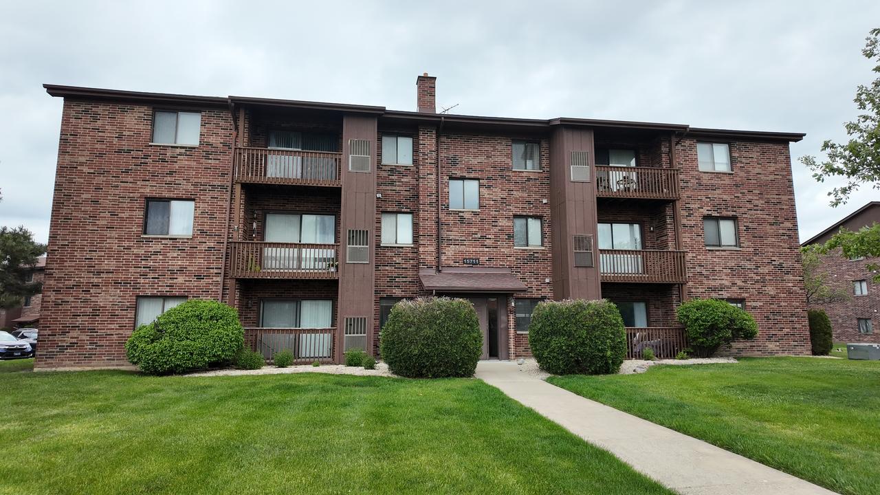 15711 Peggy Ln. #7, Oak Forest, IL 60452