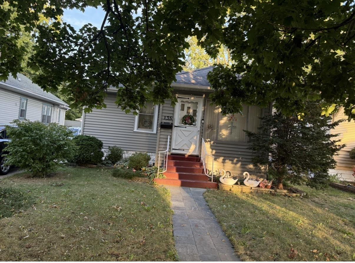 135 S Elmwood Ave., Waukegan, IL 60085
