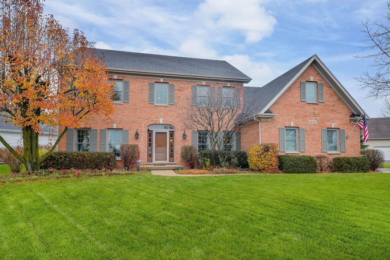 4N403 S Robert Frost Cir., St. Charles, IL 60175