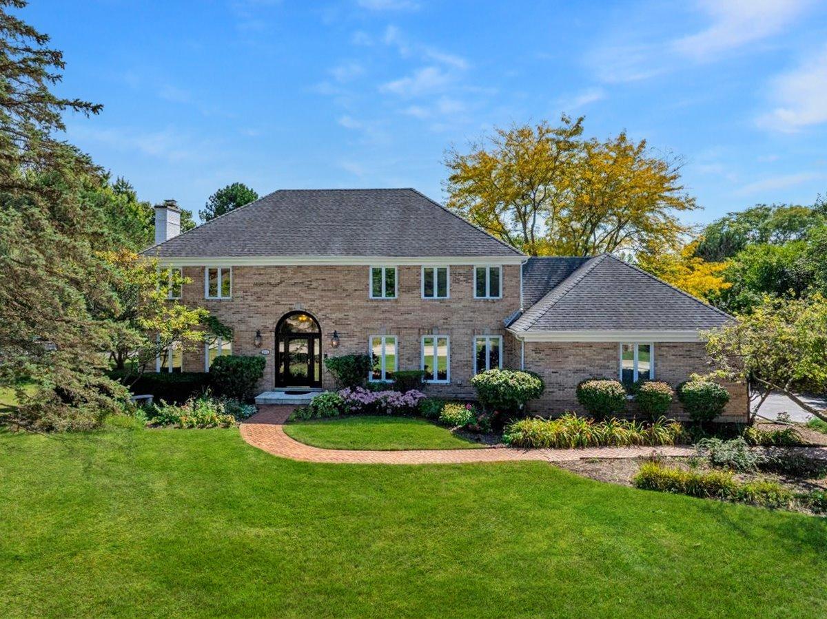 304 Surrey Ln., Lincolnshire, IL 60045