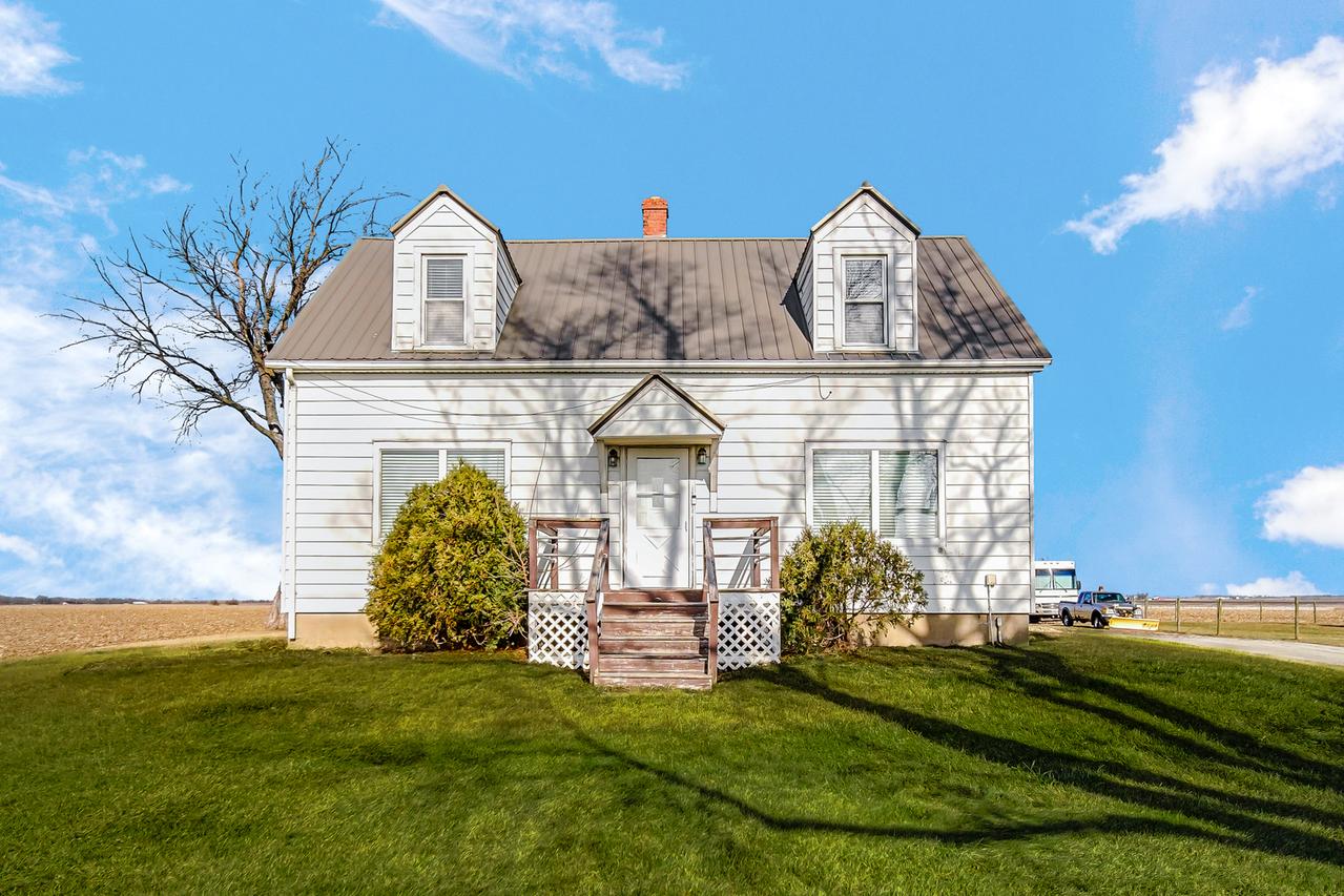 9825 E 11000n Rd., Grant Park, IL 60940