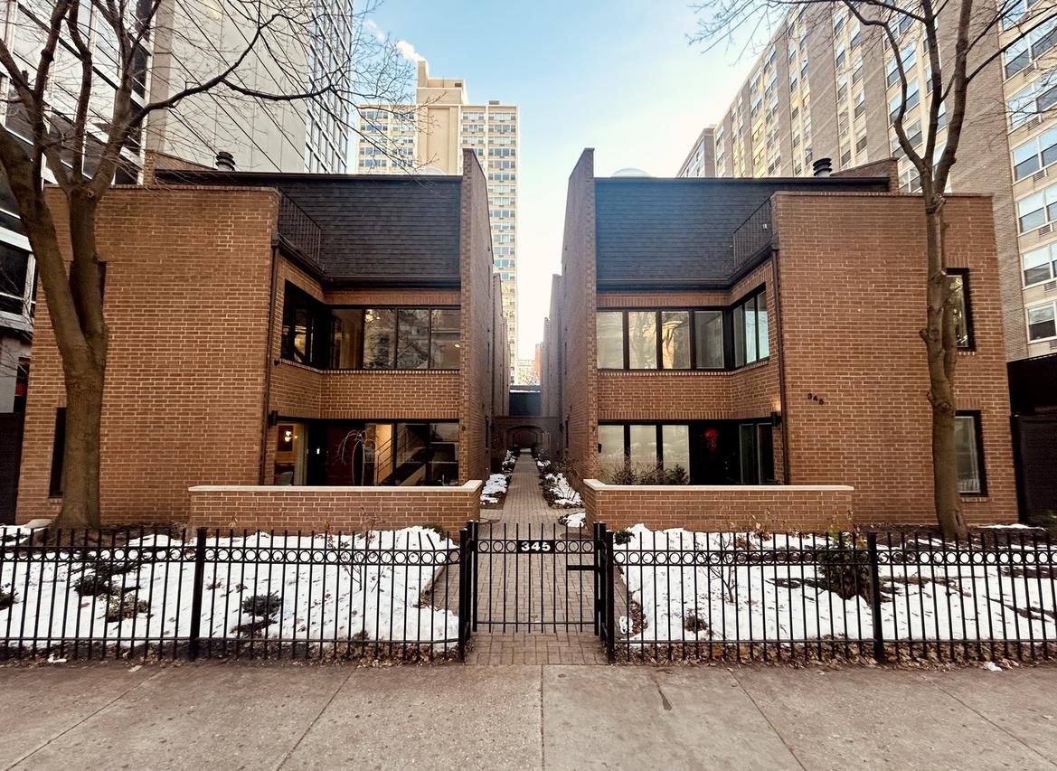 [Address Hidden by Seller], Chicago, IL 60657