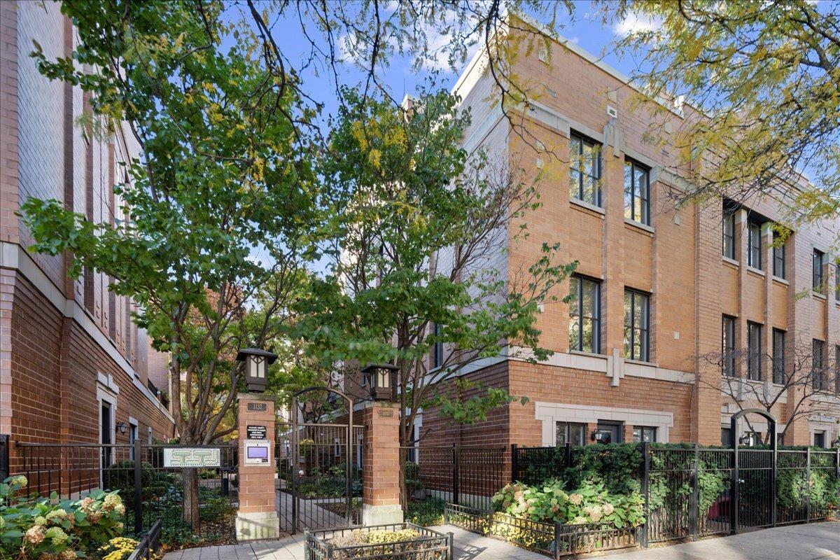 1141 W Monroe St., Chicago, IL 60607