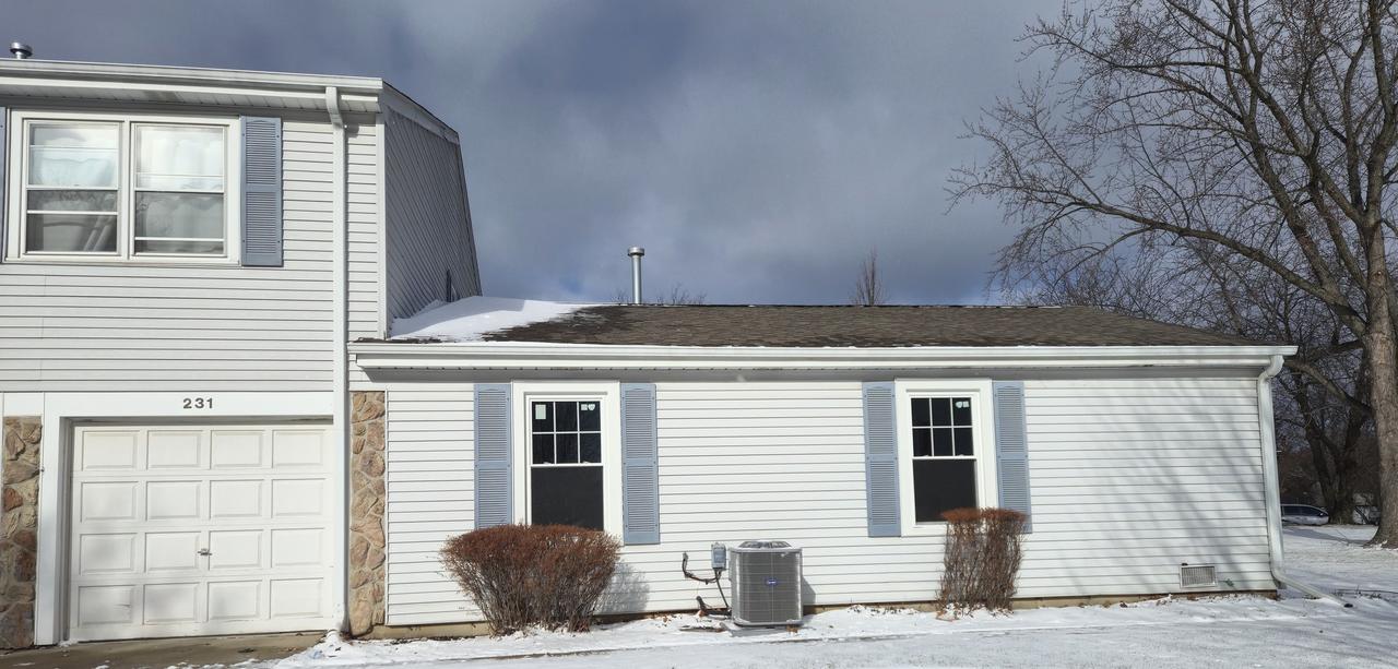 231 Harvest Ct., Vernon Hills, IL 60061