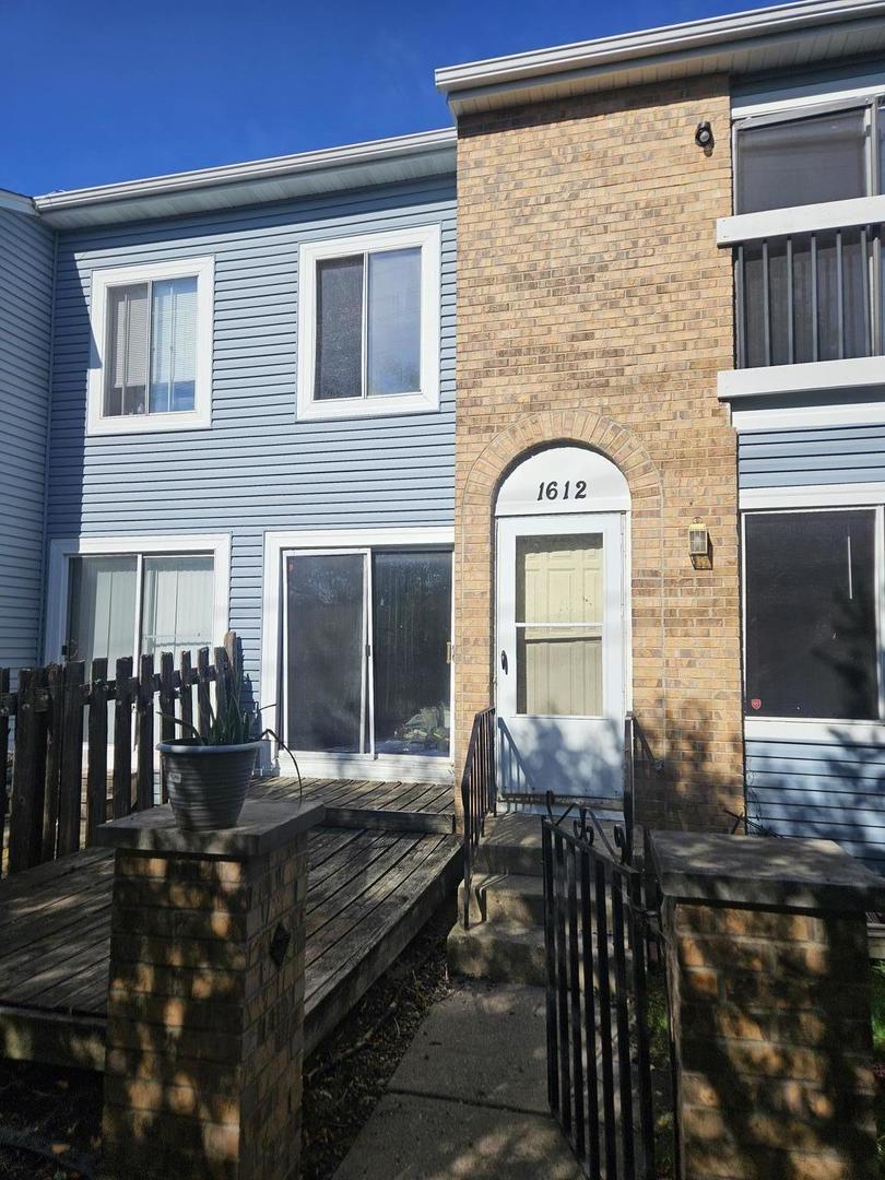 1612 Islandview Ct., Hoffman Estates, IL 60169