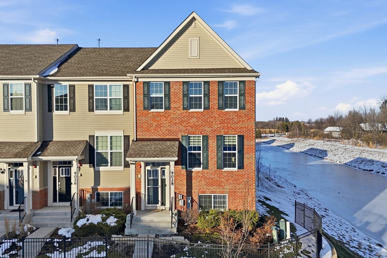 9028 Disbrow St., Huntley, IL 60142