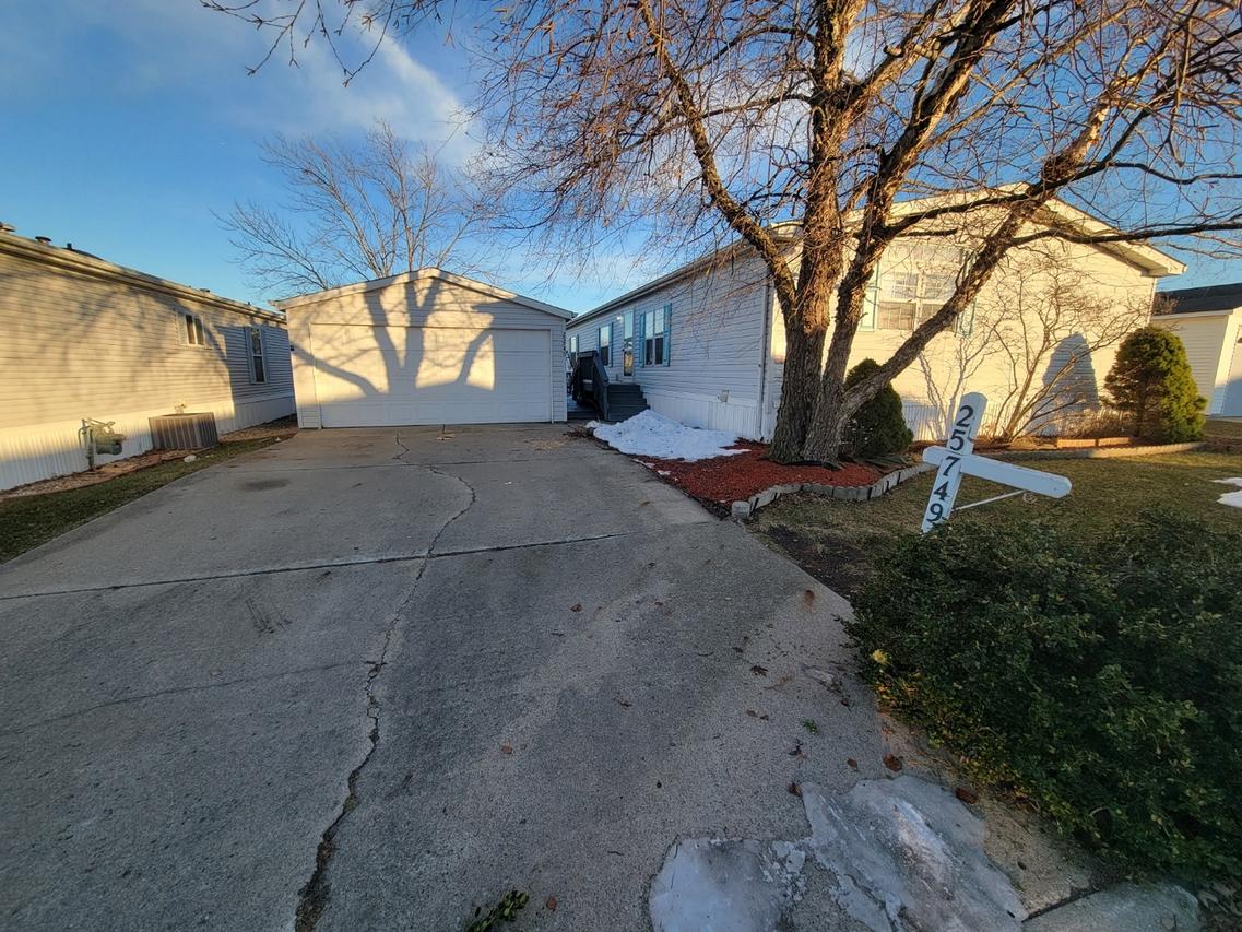 25749 Shoal Creek Dr. Dr. #209, Monee, IL 60449