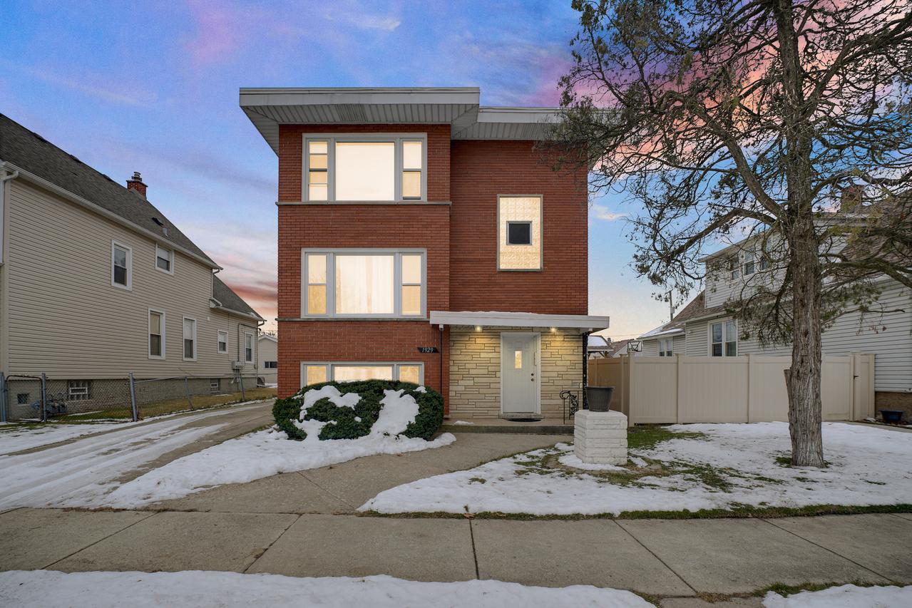 1929 High St., Blue Island, IL 60406