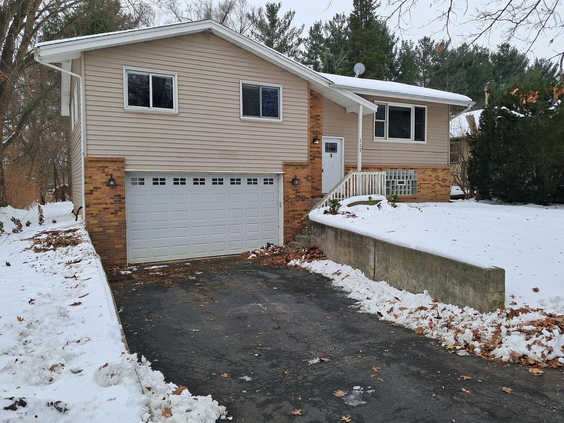 117 Liverpool Dr., Poplar Grove, IL 61065