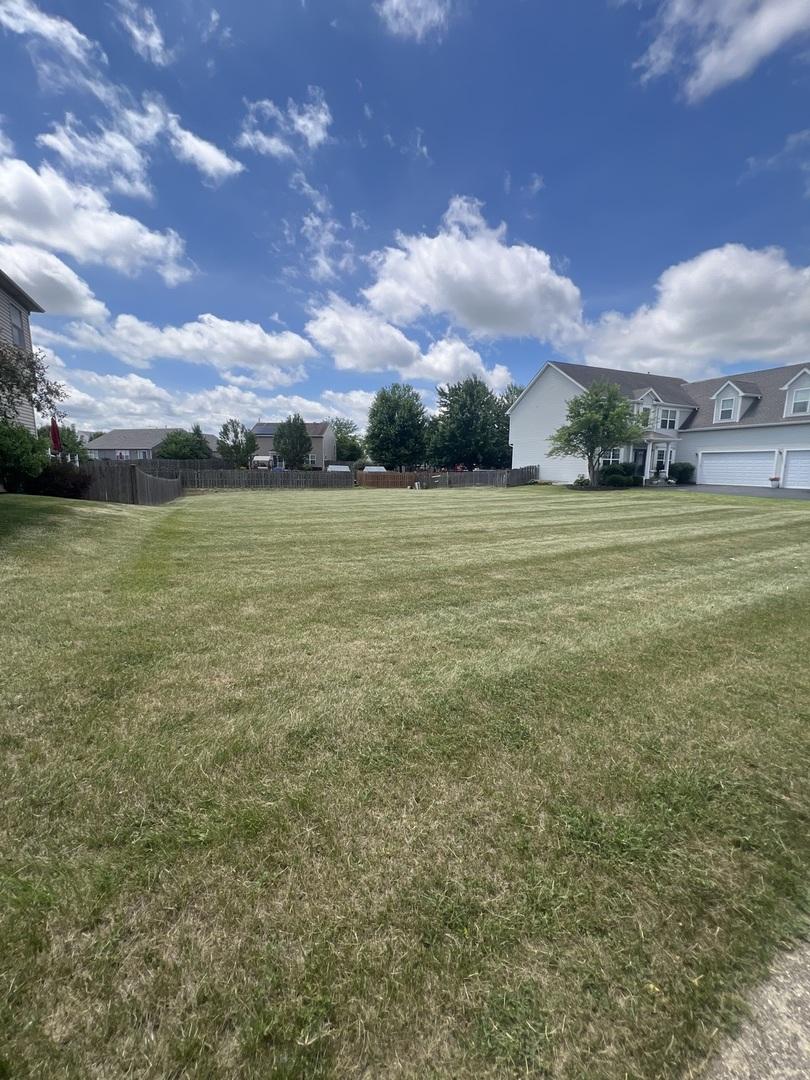 5270 Greenshire Cir., Lake In The Hills, IL 60156