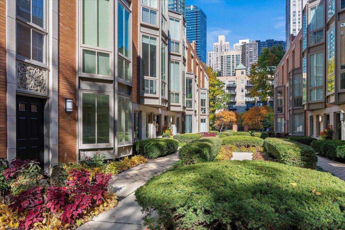 424 E North Water St. #C, Chicago, IL 60611