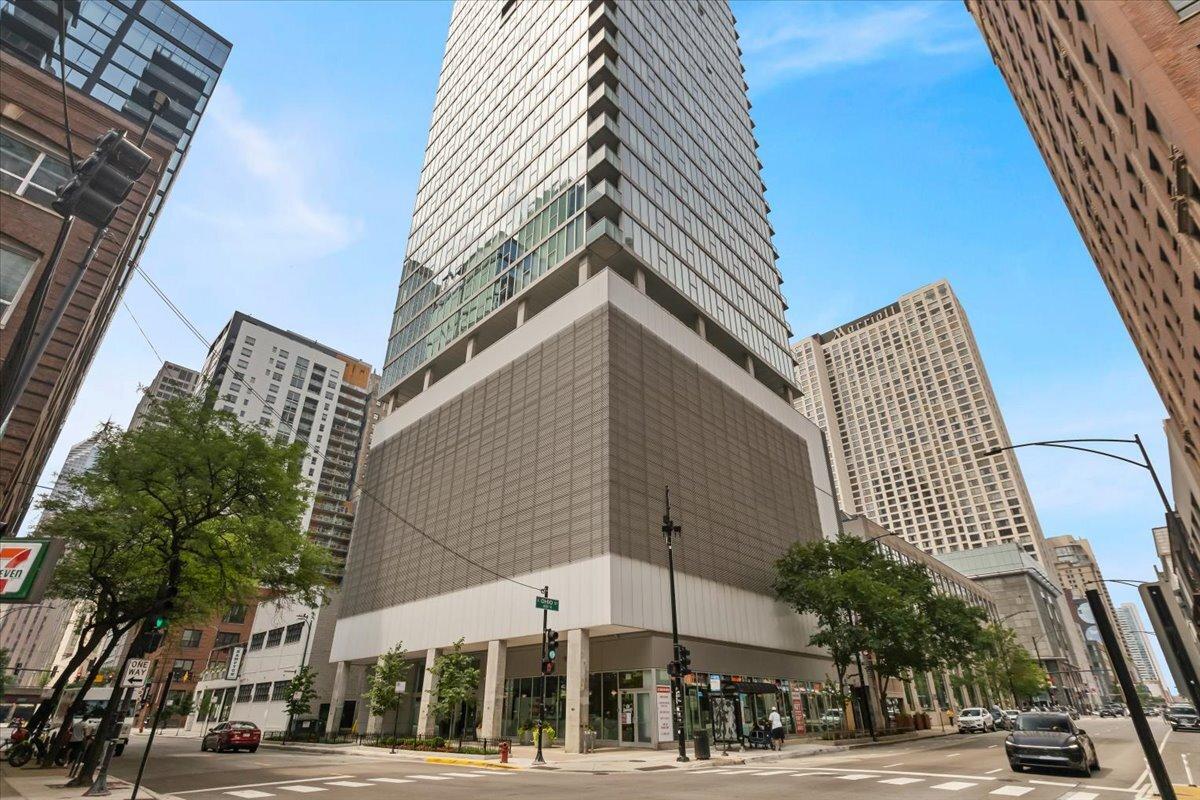 550 N Saint Clair St. #2302, Chicago, IL 60611