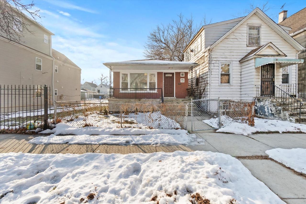 2031 W James St., Chicago, IL 60609