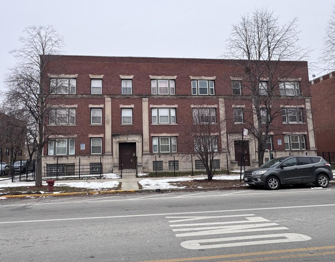 4358 W Washington Blvd. #203, Chicago, IL 60624