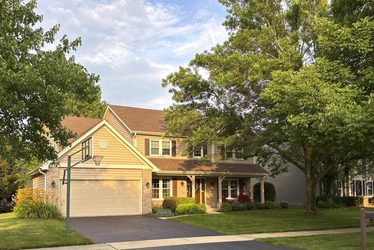 3740 Caine Dr., Naperville, IL 60564