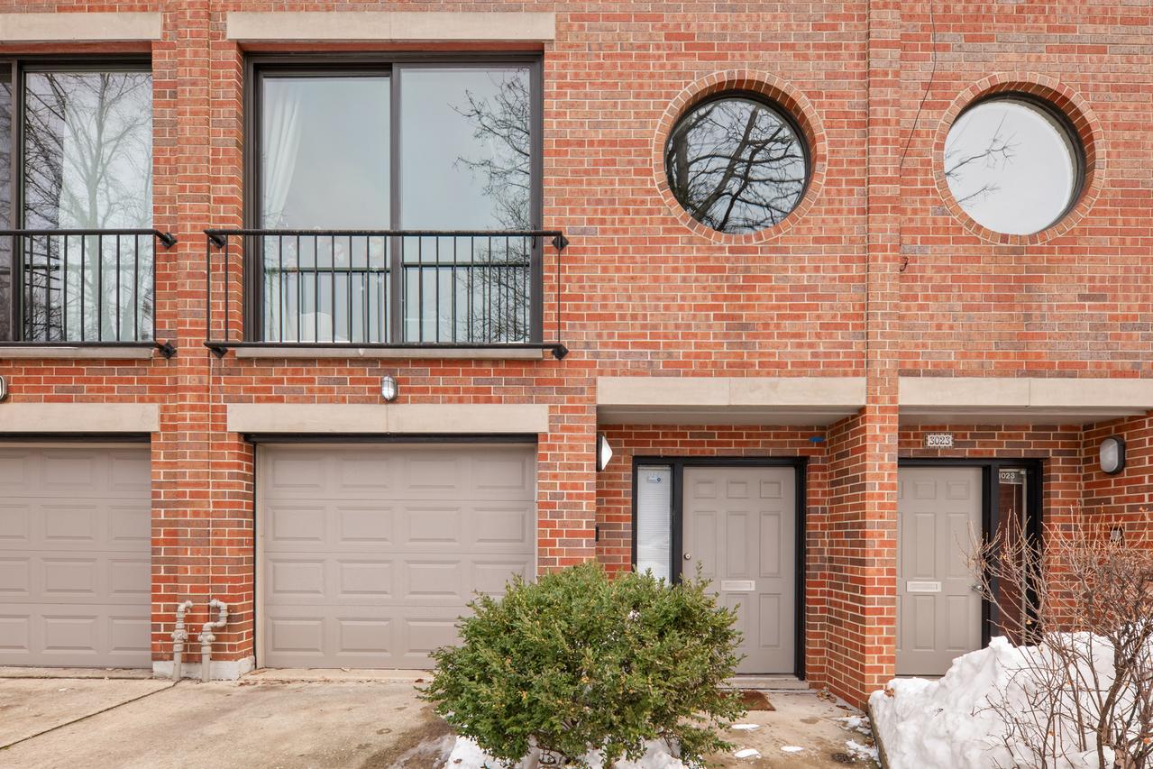 3027 N Greenview Ave., Chicago, IL 60657