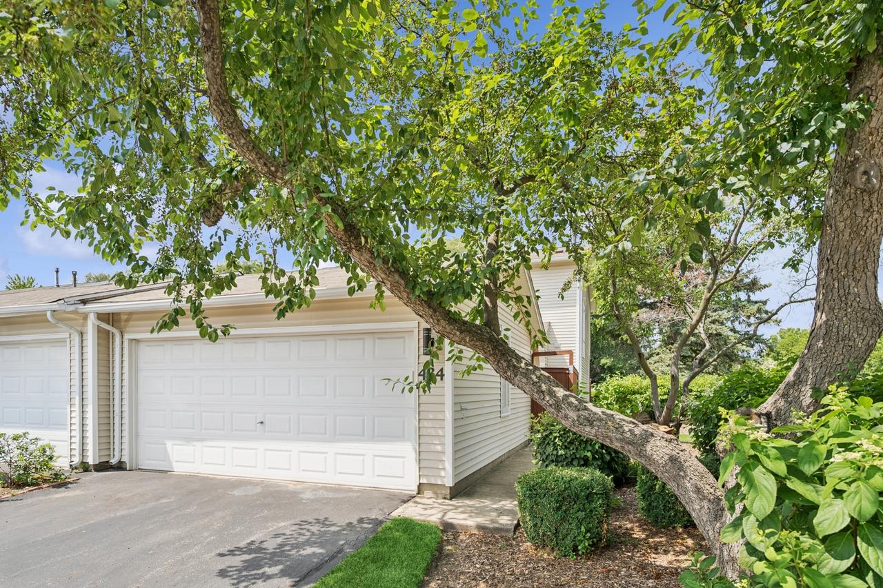 434 Dogwood Ter., Buffalo Grove, IL 60089