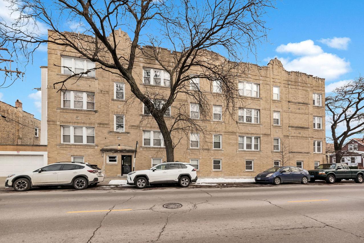 4241 N Kimball Ave. #2, Chicago, IL 60618