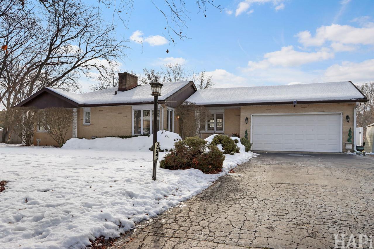 34945 N Leonard Ave., Ingleside, IL 60041