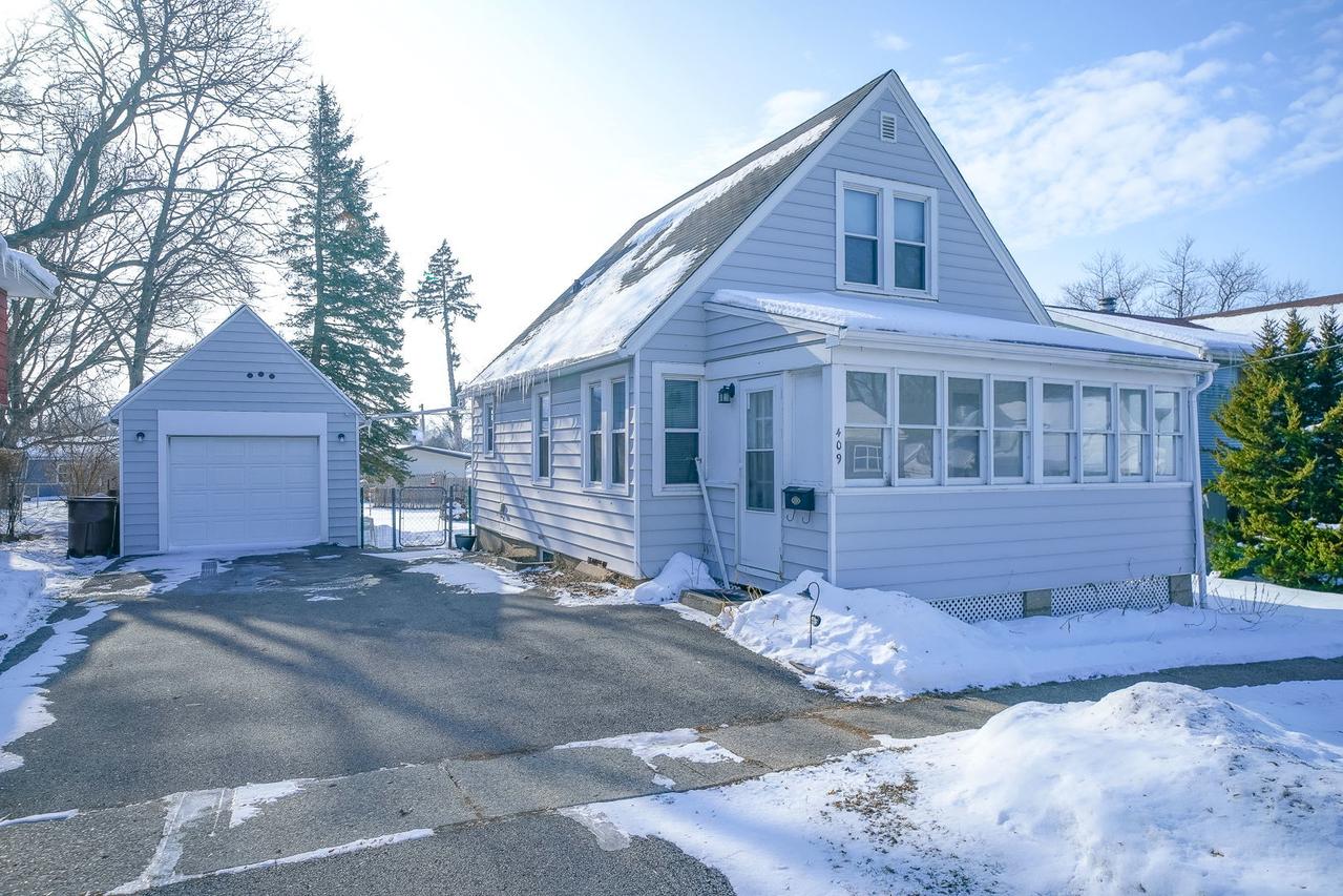 409 W Lincoln St., Mount Morris, IL 61054