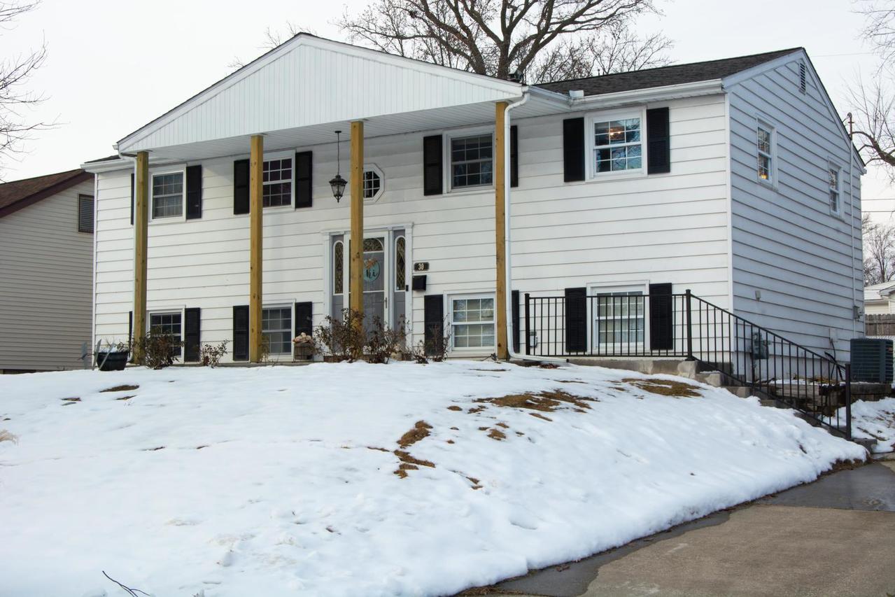 30 Ridge Lane Dr., Decatur, IL 62521