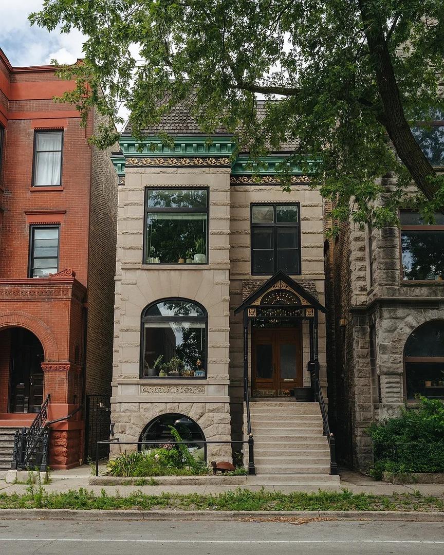 1112 N Damen Ave., Chicago, IL 60622