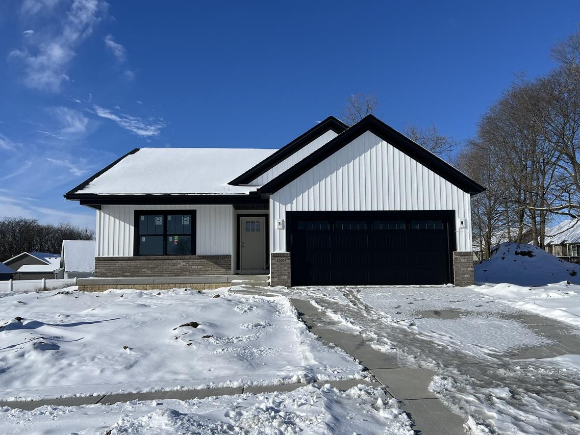 2503 Treeline Dr., Bloomington, IL 61704